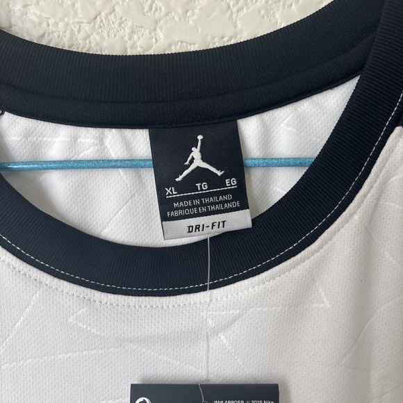 Jordan Men's Dri-FIT Long short sleeve Team Training Shirt white/black NWT - Picture 4 of 9